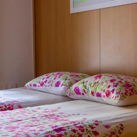 Beachfront Mare Apartament *